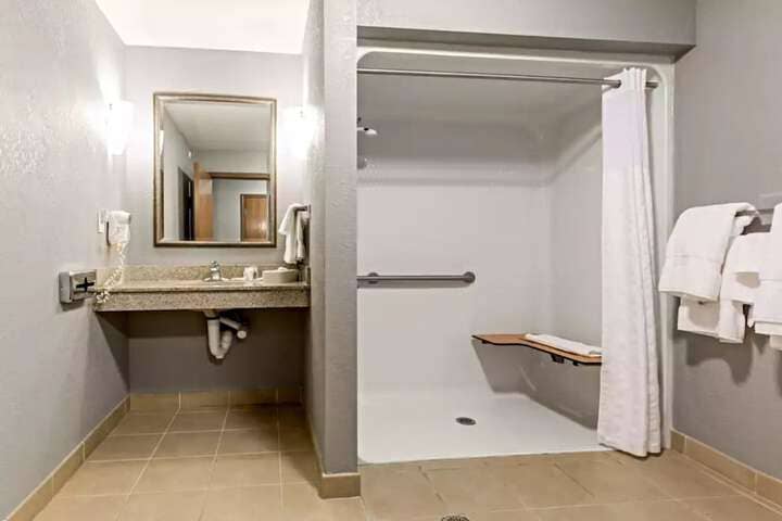 Room 10 of 19